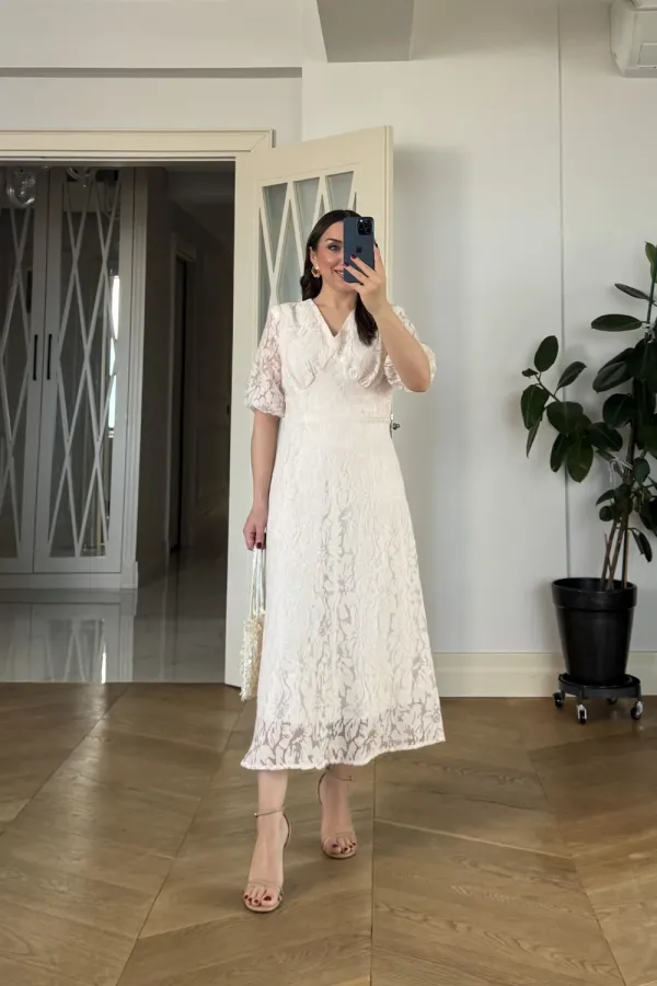 V Yaka Dantel Desenli Midi Elbise