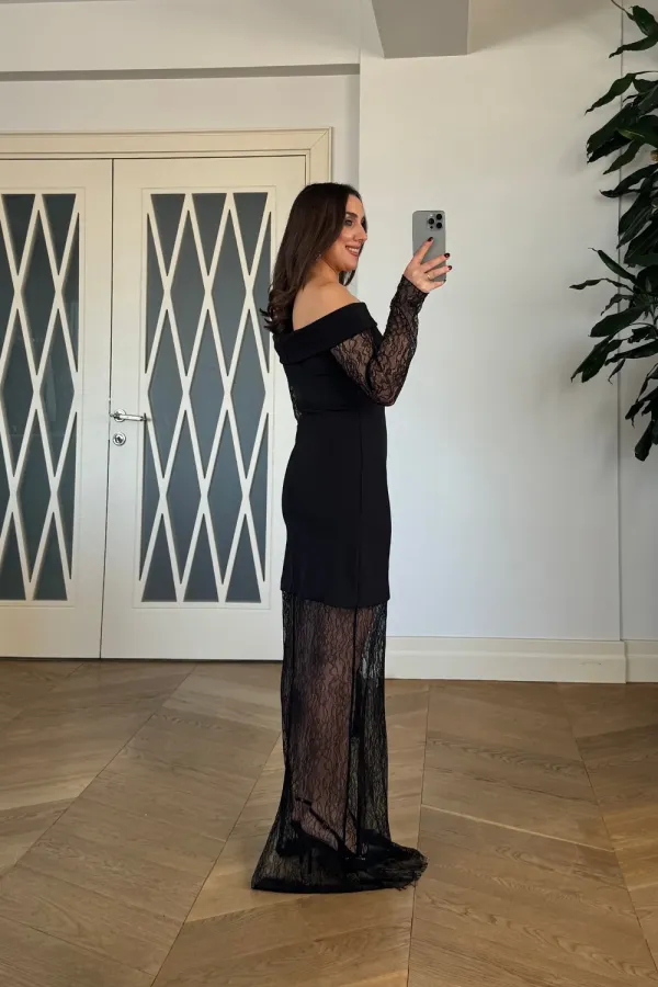 Madonna Yaka Dantel Detaylı Elbise