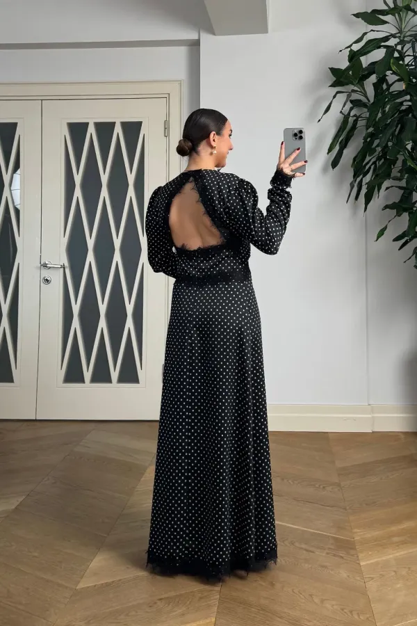 Sırt Dekolteli Puantiyeli Elbise