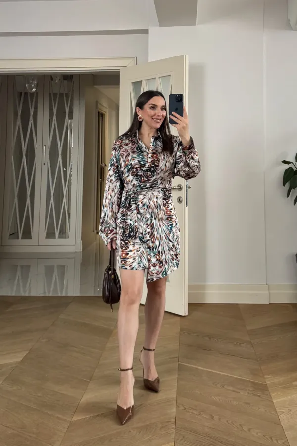 Kruvaze Bağlamalı Desenli Saten Midi Elbise