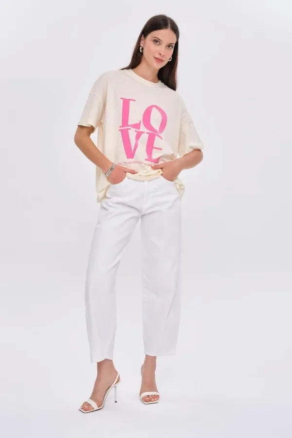 Bisiklet Yaka Love Baskılı Kadın Tişört