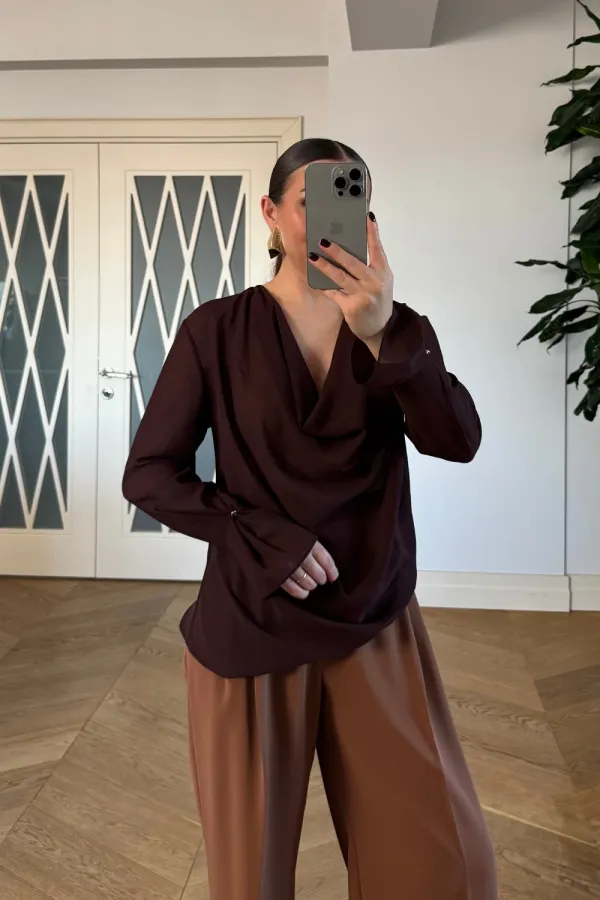 Degaje Yaka Kol Detaylı Bluz