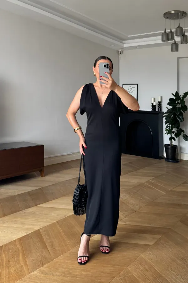 V Yaka Toka Detaylı Midi Elbise