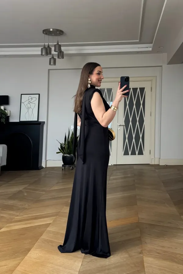 V-Neck Long Dress with Knot Detail V-Neck Long Dress with Knot Detail