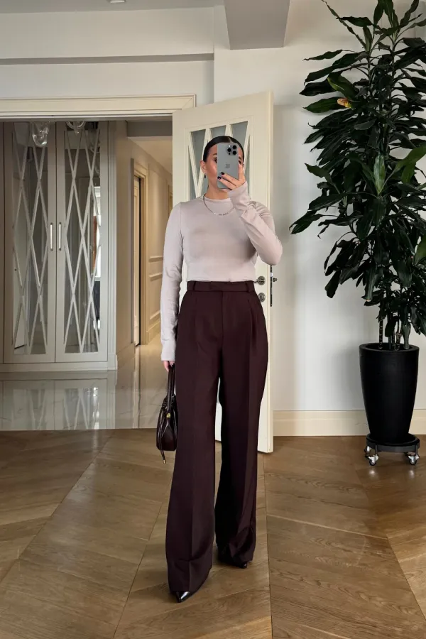 Düz Kesim Pileli Kadın Pantolon