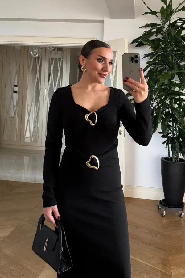 Kalp Yaka Uzun Kollu Elbise