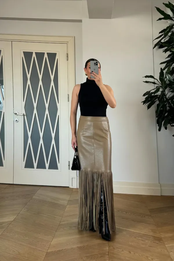 Suni Deri Püskül Detaylı Mini Etek