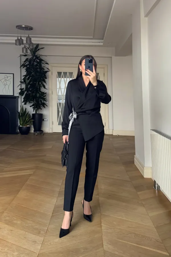 Kruvaze Bağlamalı Uzun Kollu Bluz