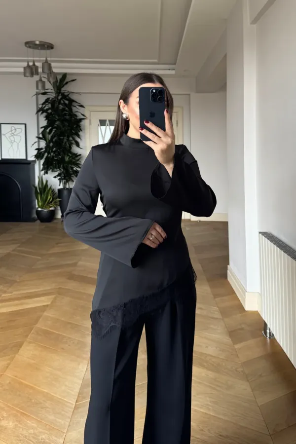 Dik Yaka Dantel Detaylı Asimetrik Bluz