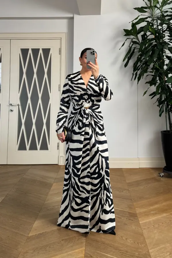 Zebra Desenli V Yaka Uzun Elbise