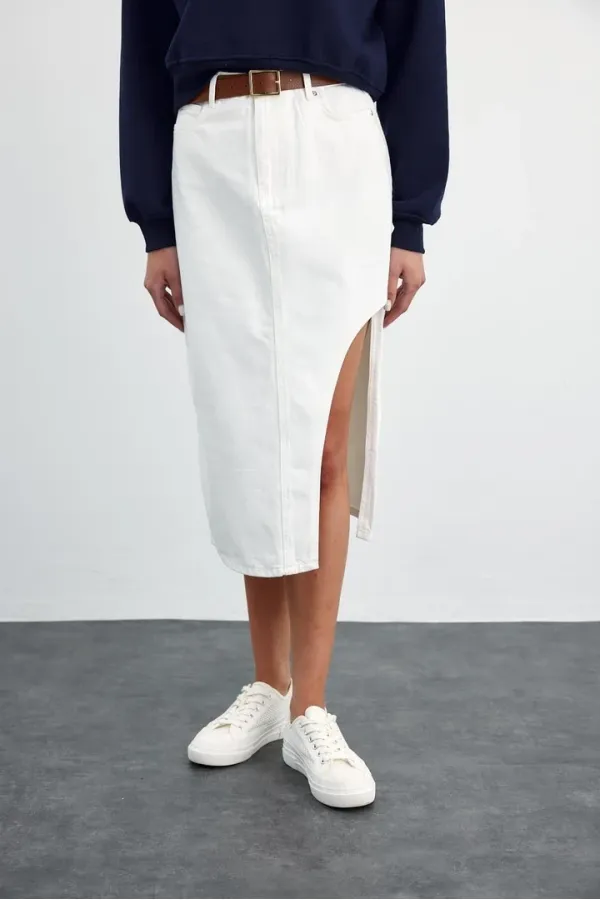 Asimetrik Yırtmaç Detaylı Midi Kot Etek