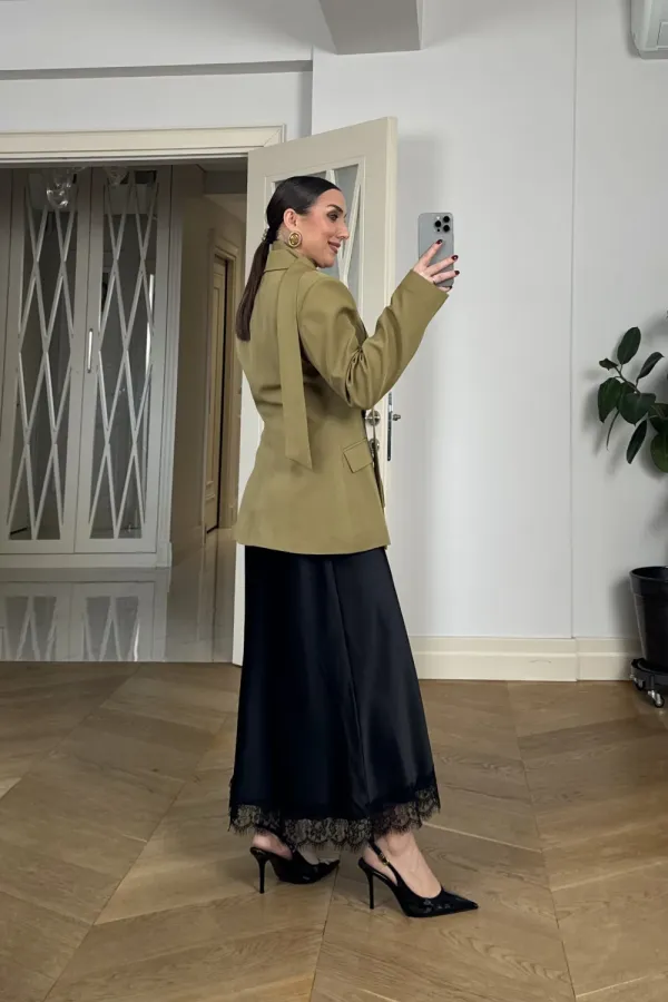 Fular Detaylı Blazer Kadın Ceket