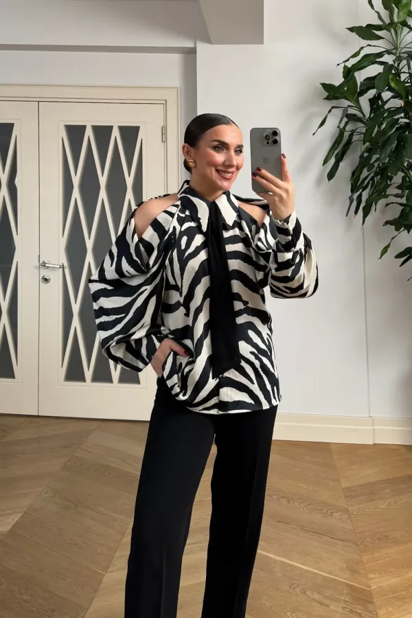 Omuz Dekolteli Desenli Uzun Kollu Bluz