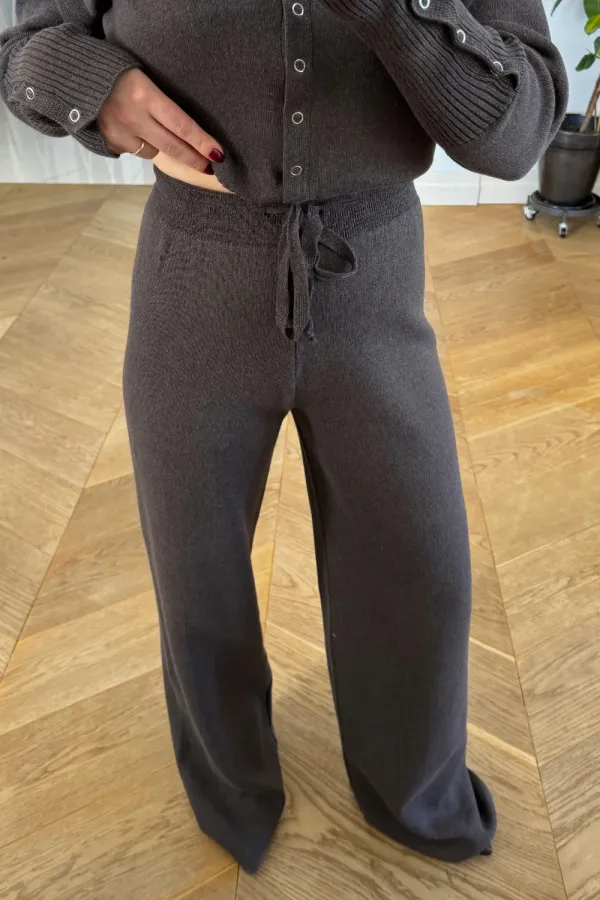 Bisiklet Yaka Çıtçıt Detaylı Triko Takım