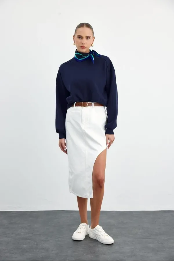 Asimetrik Yırtmaç Detaylı Midi Kot Etek