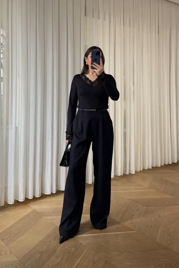 V Yaka Dantel Detaylı Bluz