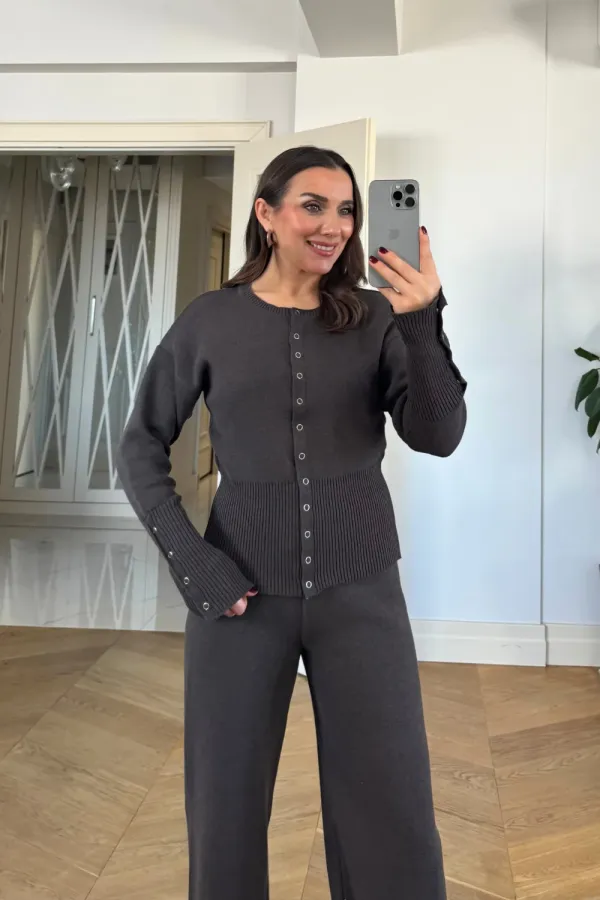 Bisiklet Yaka Çıtçıt Detaylı Triko Takım