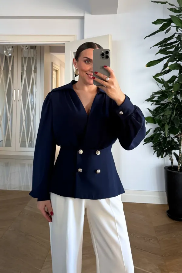 Kruvaze Yaka Gold Düğmeli Bluz