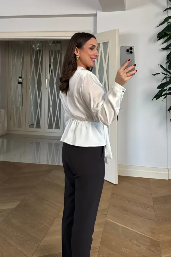 Kruvaze Yaka Uzun Kollu Bluz