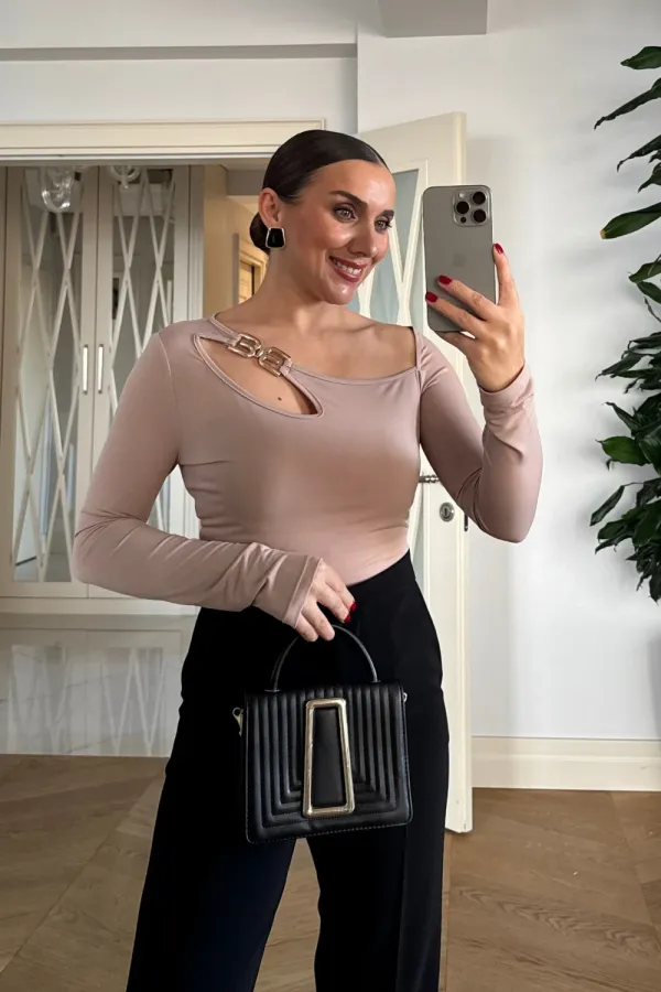 Asimetrik Yaka Uzun Kollu Bluz