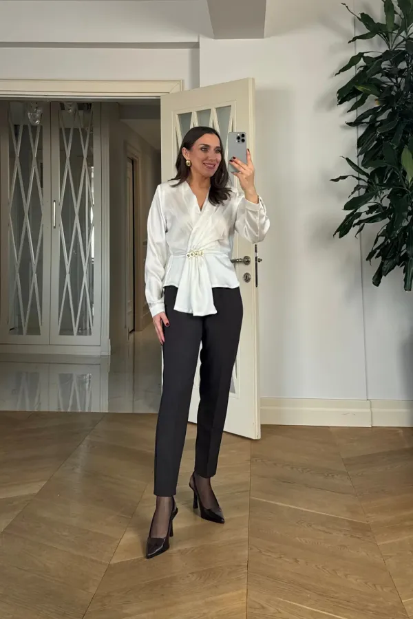 Kruvaze Yaka Uzun Kollu Bluz