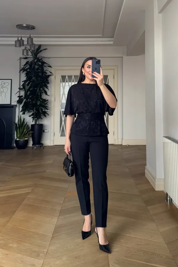 Bağlama Detaylı Kısa Kollu Bluz