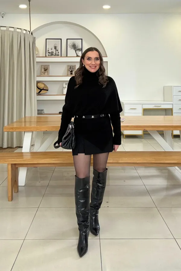 Pull en maille à col roulé asymétrique pour femme