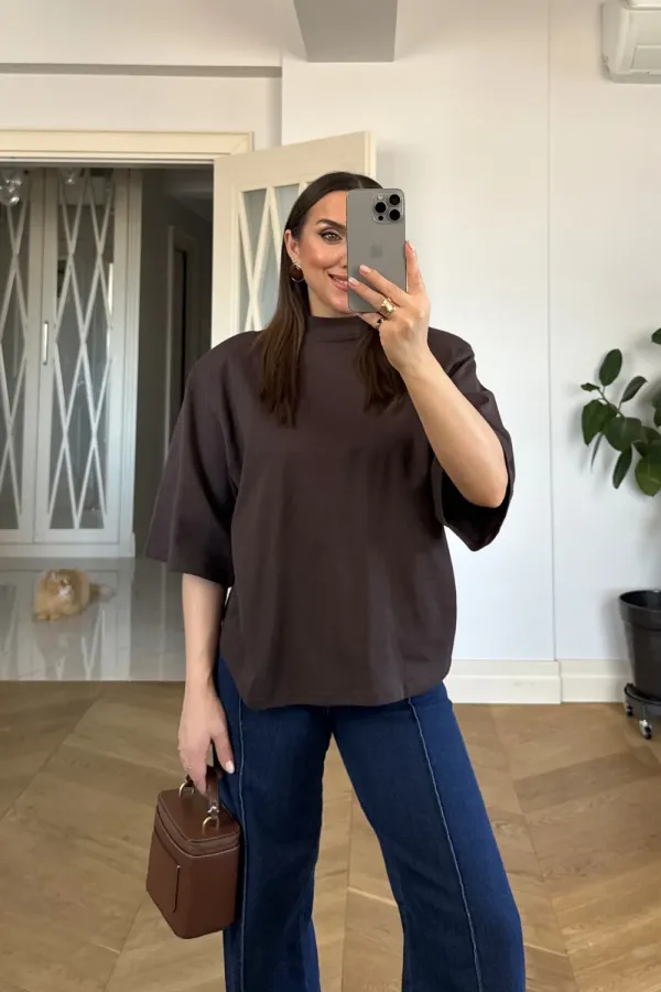 Sırt Detaylı Vatkalı Kadın Tişört