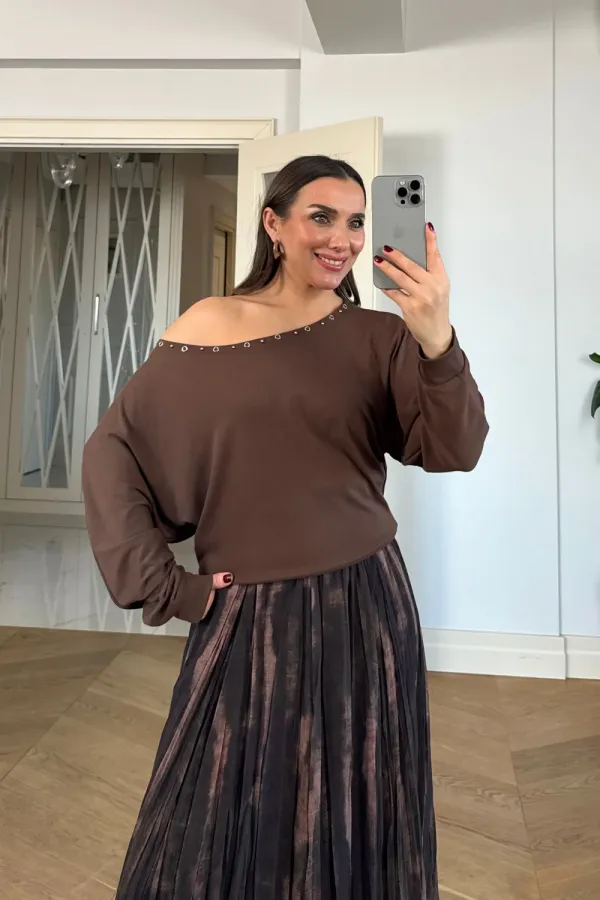 Kayık Yaka Uzun Kollu Bluz