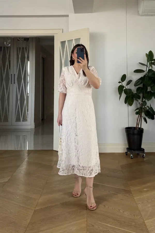 V Yaka Dantel Desenli Midi Elbise