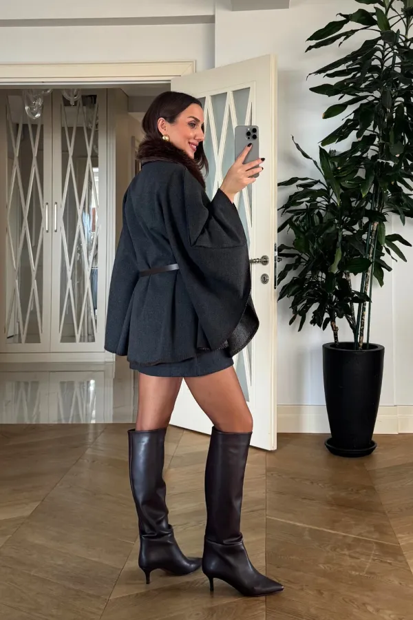 Dikiş Detaylı Suni Kürklü Kaşe Panço