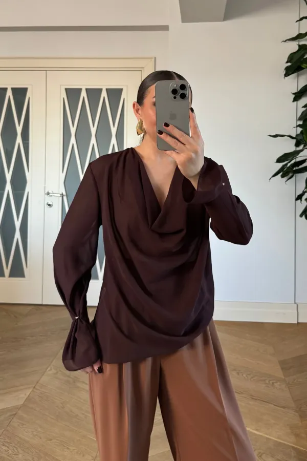 Degaje Yaka Kol Detaylı Bluz