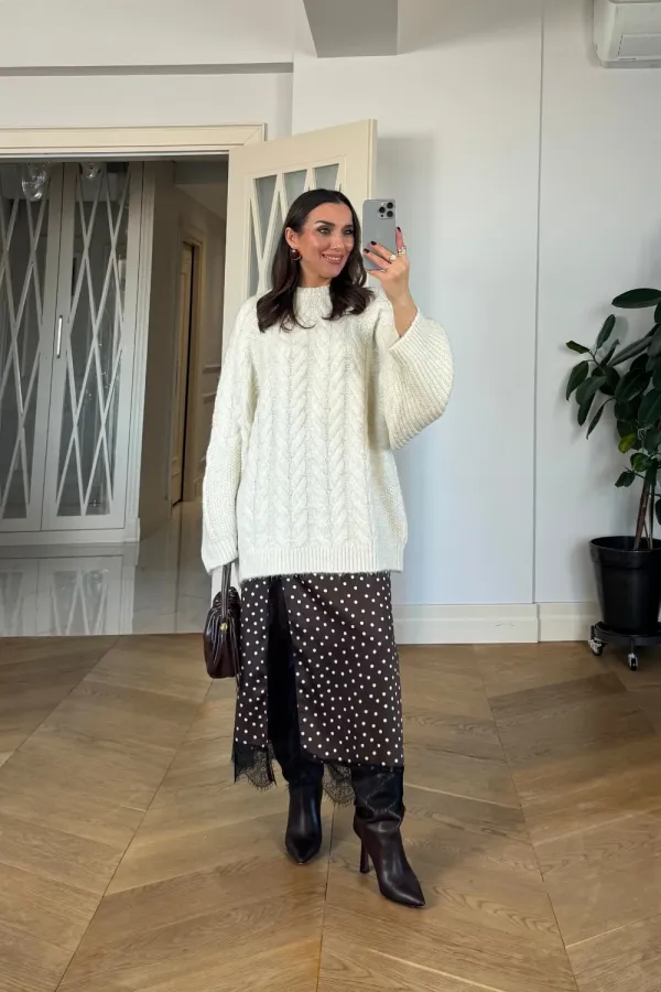 Jupe midi à pois ornée de dentelle