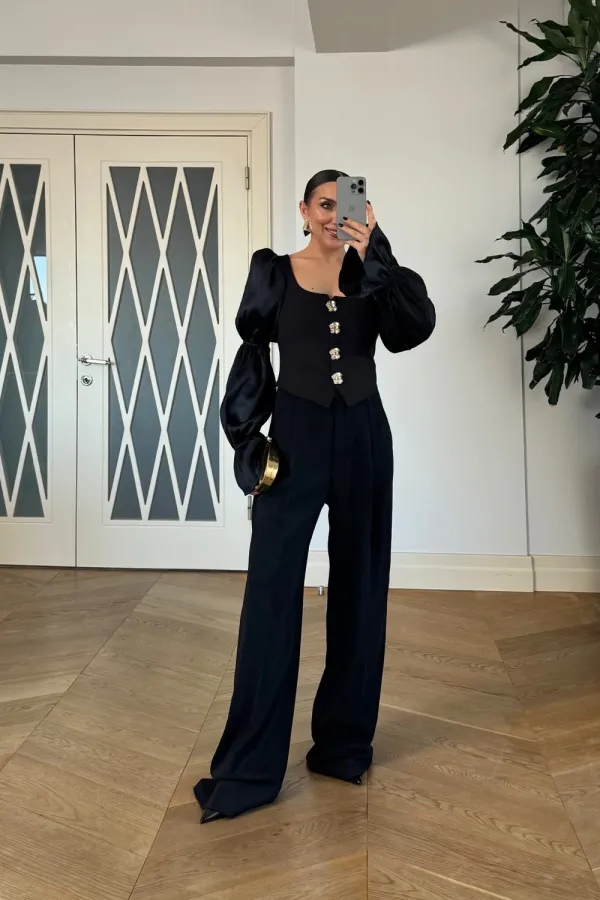 Kare Yaka Uzun Kollu Bluz