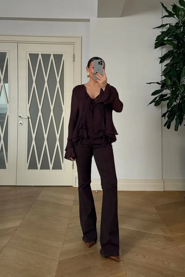 Bağcık Detaylı Fırfırlı Uzun Kollu Bluz