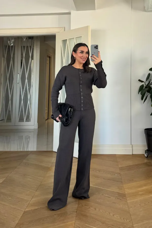 Bisiklet Yaka Çıtçıt Detaylı Triko Takım