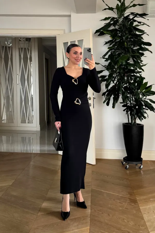 Kalp Yaka Uzun Kollu Elbise