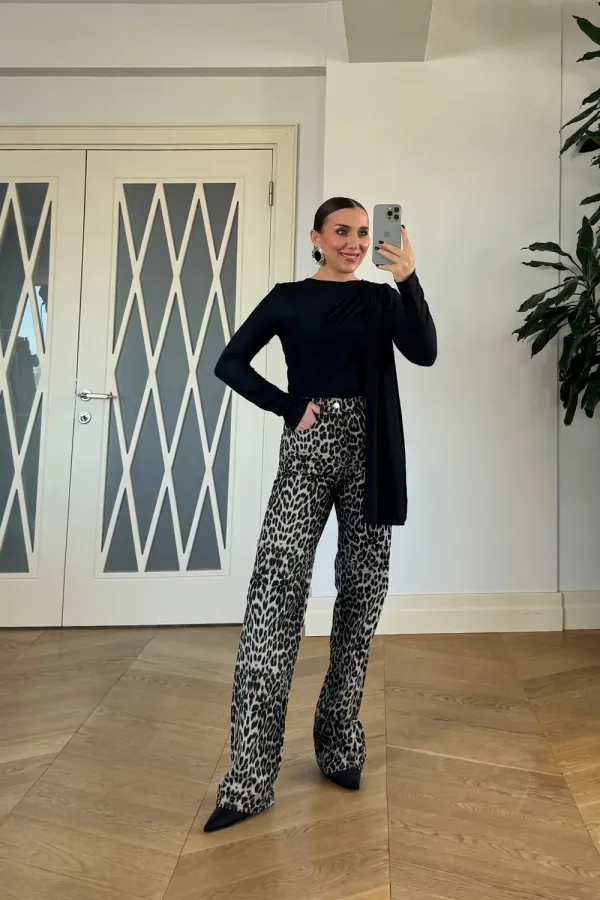 Şal Detaylı Uzun Kollu Bluz