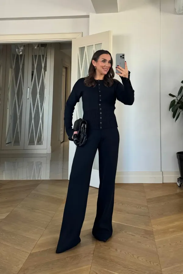 Bisiklet Yaka Çıtçıt Detaylı Triko Takım