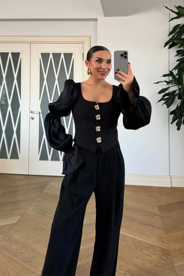 Kare Yaka Uzun Kollu Bluz