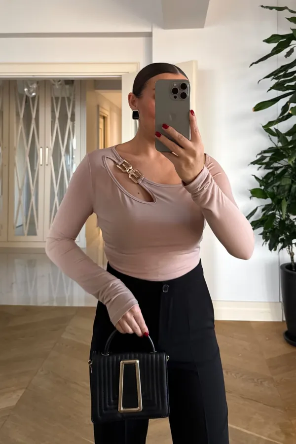 Asimetrik Yaka Uzun Kollu Bluz