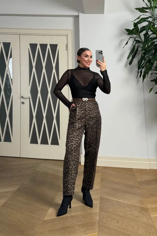 Kemerli Leopar Desenli Kadın Pantolon