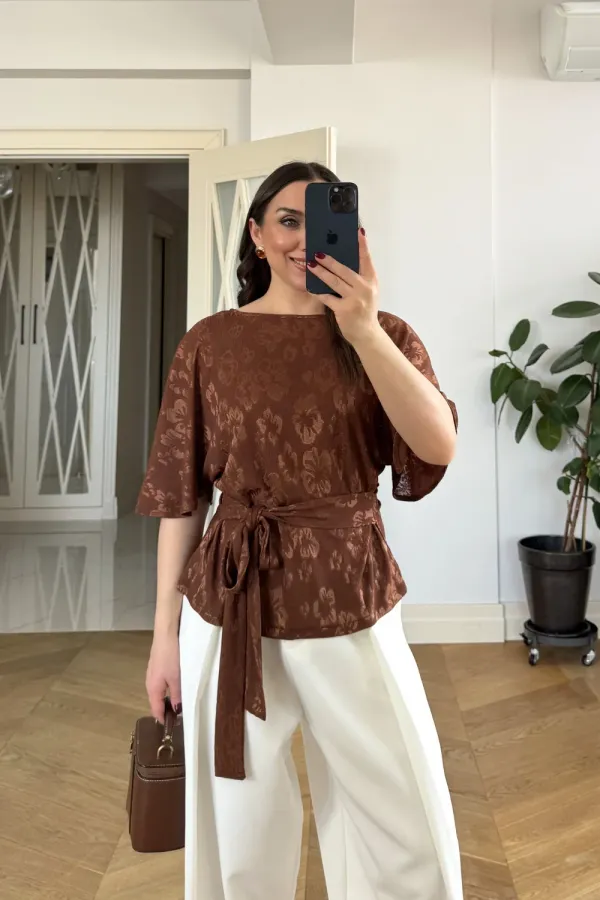 Bağlama Detaylı Kısa Kollu Bluz
