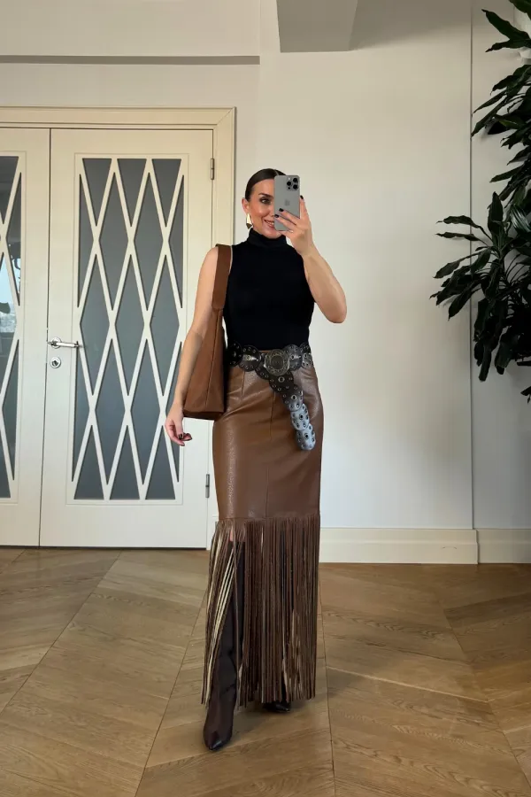 Suni Deri Püskül Detaylı Mini Etek