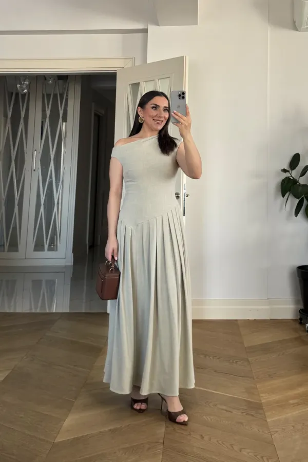 Kayık Yaka Pile Detaylı Midi Elbise