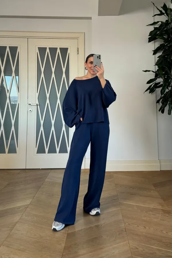 Ensemble sweat-shirt à col bateau et pantalon pour femme