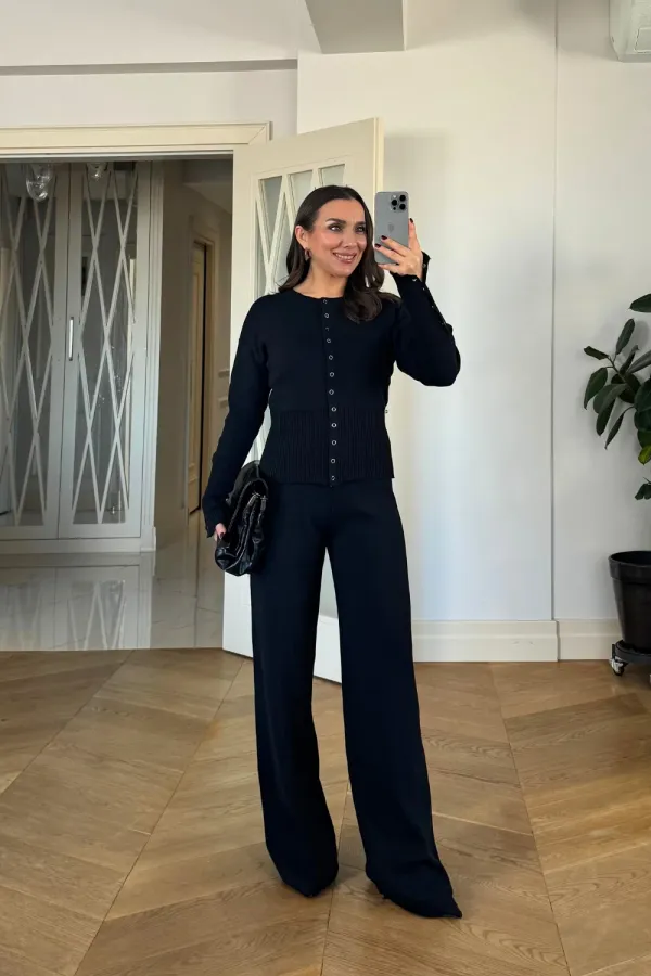 Bisiklet Yaka Çıtçıt Detaylı Triko Takım