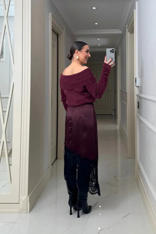 Asimetrik Kesim Dantel Detaylı Saten Etek