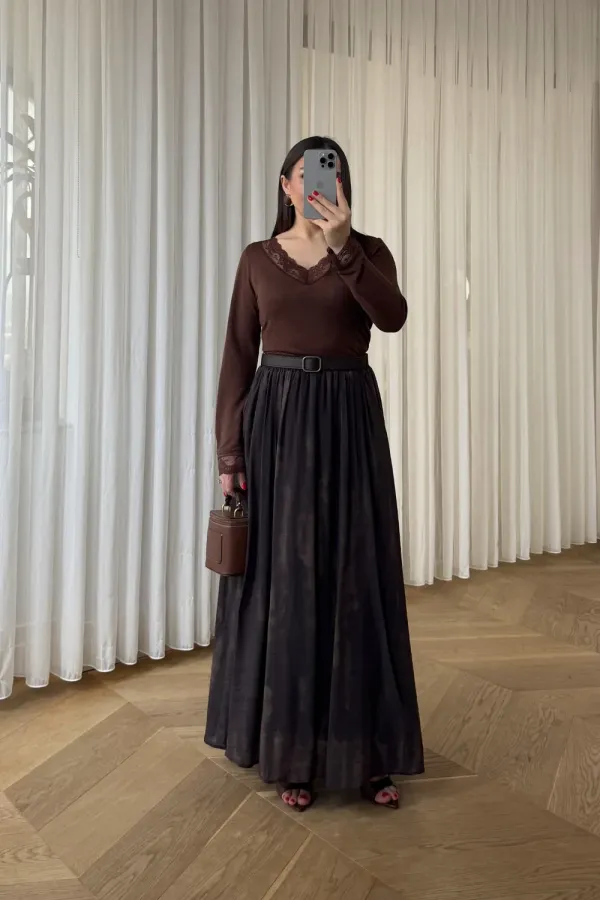 V Yaka Dantel Detaylı Bluz