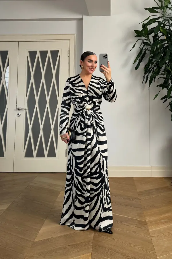 Zebra Desenli V Yaka Uzun Elbise